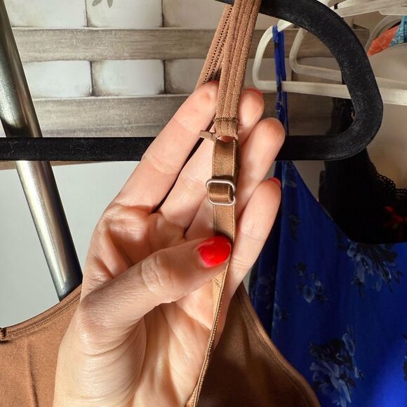 PINK Victoria’s Secret Brown Seamless Racerback Activewear Trendy Casual Romper - Picture 7 of 8